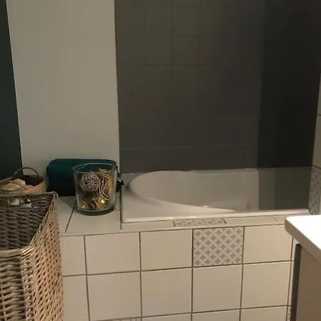 Bed & Breakfast Votre Cocon Colore En Formule Logis Ou Creative Pour 1 A 4 Voyageurs *